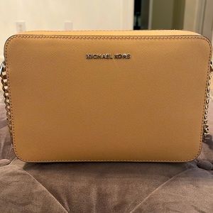 Michael Kors Jet Set Crossbody Bag